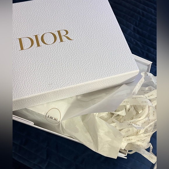 🪩DIOR Large Photo Prop Box White - Picture 1 of 4